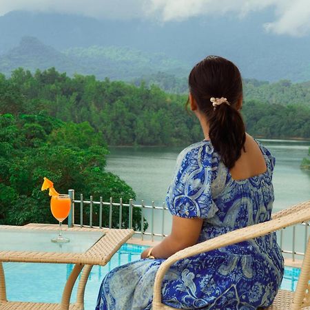 Hotel Serene Aqua Hills Kozhikode Mennanyam Exterior foto